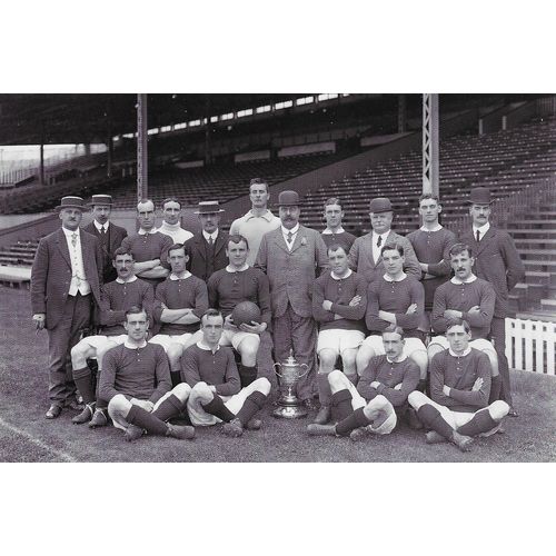 Magic Box Int. Manchester United Official History Photograph Collection: No. 1