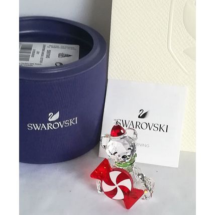 SWAROVSKI, ANNUAL CHRISMAS EDITION 2021 KRIS BEAR, Absolutely Beautiful. MIB