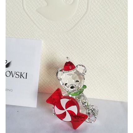 SWAROVSKI, ANNUAL CHRISMAS EDITION 2021 KRIS BEAR, Absolutely Beautiful. MIB