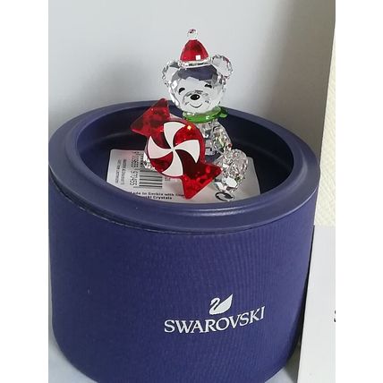 SWAROVSKI, ANNUAL CHRISMAS EDITION 2021 KRIS BEAR, Absolutely Beautiful. MIB