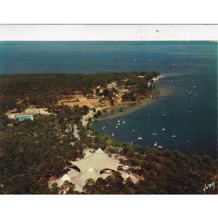 Maubuisson Bombannes France Postcard posted 1980 crease