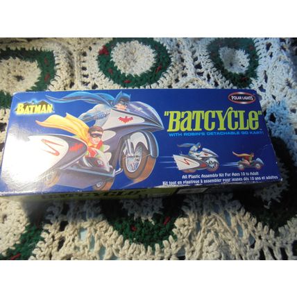 Polar Lights BATCYCLE w/BATMAN & ROBIN, 2003! $34.00 Shipped! This is in MINT...