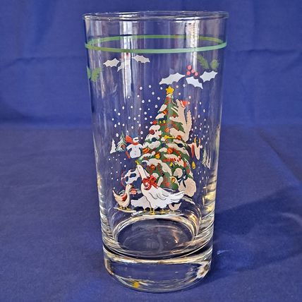 Lot 4 International COUNTRY CHRISTMAS Glass TUMBLERS 10 oz Juice Farm 5 1/2"