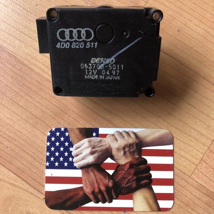 A/C Heater Control Blend Door Adjust Motor Audi D2 VW Phaeton Bentley 4D0820511