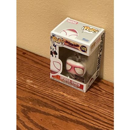 Funko Pop! Spider-Gwen #1479 Entertainment Earth Exclusive (Box & Protector)