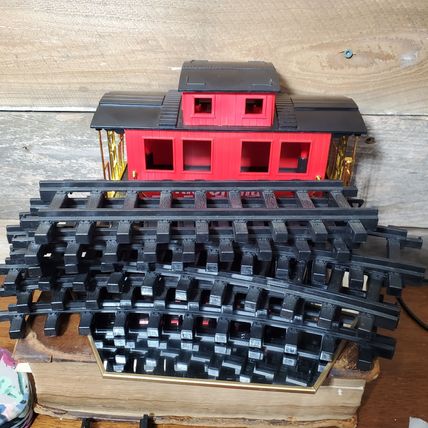 G-Scale Rio Grande Caboose #4067 & six (6) Track Lengths by Scientific Toys Ltd.