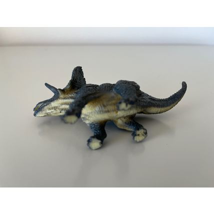 TRICERATOPS PLASTIC FIGURE