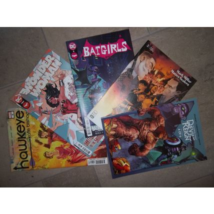Mixed Lot of Comics Hawkeye Kate Bishop Batgirls Image Marvel