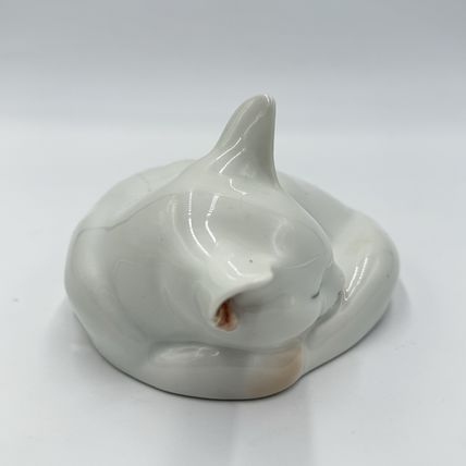 Royal Copenhagen Porcelain CAT SLEEPING Figurine #422 Denmark Cracked Porcelain