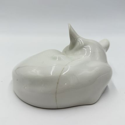 Royal Copenhagen Porcelain CAT SLEEPING Figurine #422 Denmark Cracked Porcelain