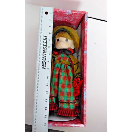 Adorable! Christmas Doll Precious Moments Enesco Porcelain/Fabric - 1991