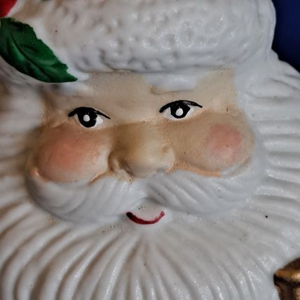 VintageChristmas SANTA CLAUS BELL Figurine Ceramic Gifts Wreat Holly Berry 6 1/8