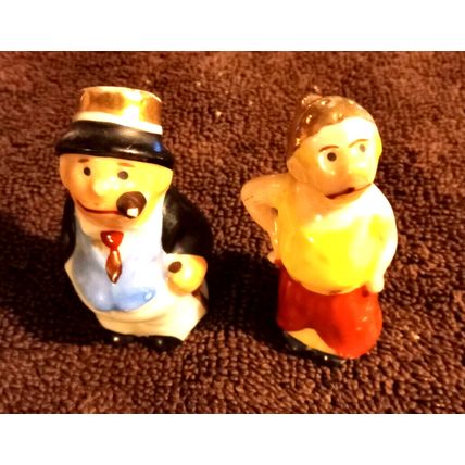 Old Vintage Jiggs & Magie Salt & Pepper Shakers 2 1/2" Tall 1930/40s