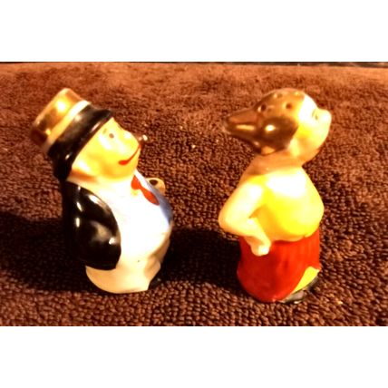 Old Vintage Jiggs & Magie Salt & Pepper Shakers 2 1/2" Tall 1930/40s