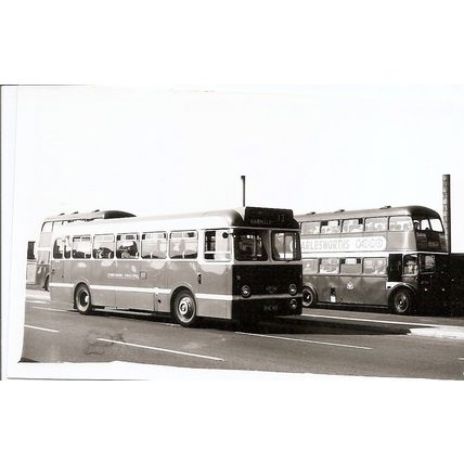 Black & White Photograph of Yorkshire Traction Co. Ltd. - SHE 165
