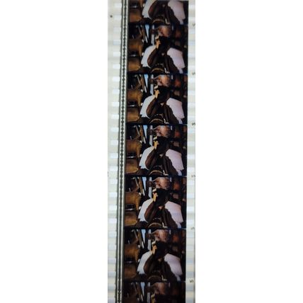 Pk DAU - A - MIX - a 004D. 1 STRIP OF 5 - 35MM FILM CELLS. ( )