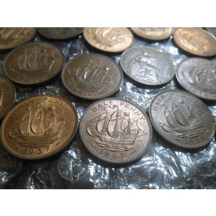 Bulk lot of George V to Elizabeth II half-pennies - 21 coins.