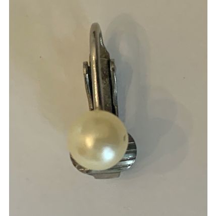 MARVELLA Signed Vintage Faux Pearl Clip Earring Gold Tone Metal Single Earring