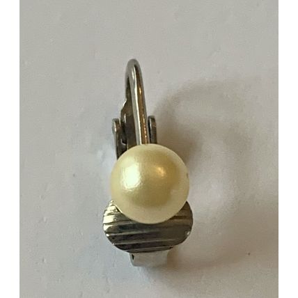 MARVELLA Signed Vintage Faux Pearl Clip Earring Gold Tone Metal Single Earring