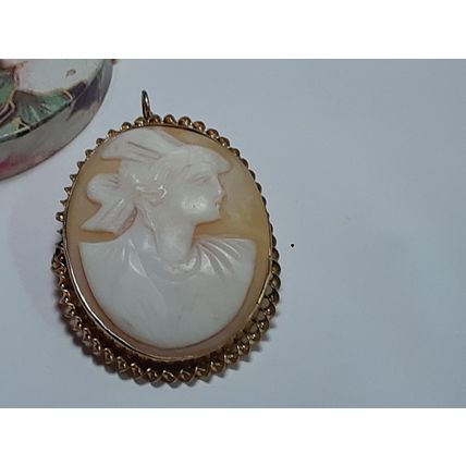 Antique Corkscrew Framed Carved Oval Cameo 10Kt Yellow Gold Brooch/Pendant#20508