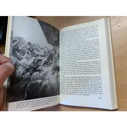 1964 "A WINTER IN NEPAL" JOHN MORRIS ILLUSTRATED HARDBACK BOOK (P3)