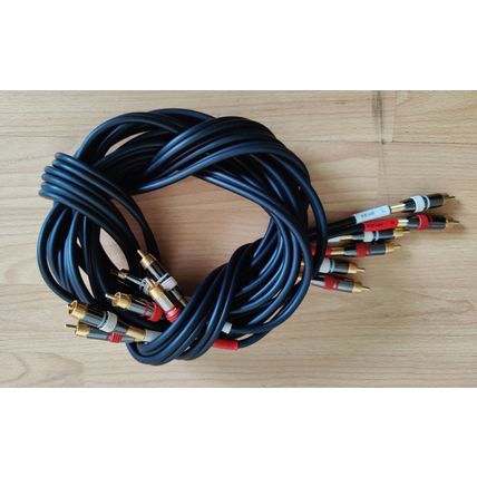 Audiophile analogue interconnect cable set for high-end 5.1 HiFi systems.