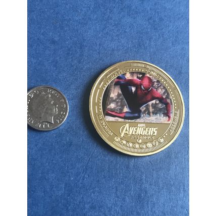 Gold Spider-Man coin marvel in plastic case
