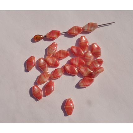 20 Vintage Red Striped Twist Glass Beads 14mm x 9mm Craft Jewelry bd083