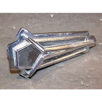 1973 PLYMOUTH FURY GRILL EMBLEM OEM #3672772
