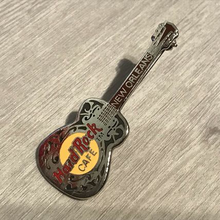 Hard Rock Cafe NEW ORLEANS Steel Guitar PIN silver colour - HRC VGC