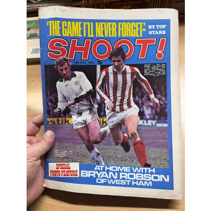 14 JULY 1973 "SHOOT!" BRYAN ROBSON (WEST BROM) UK FOOTBALL MAGAZINE (LL)