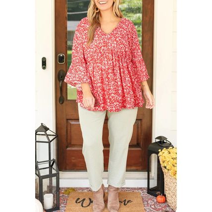 Red Plus Size Floral V Neck Flared Bracelet Sleeve Blouse
