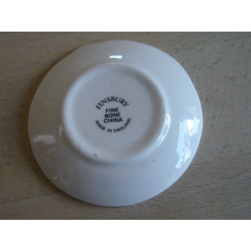Finsbury Miniature Dolls House Size Bone China Plate - Puppy & Kitten Design
