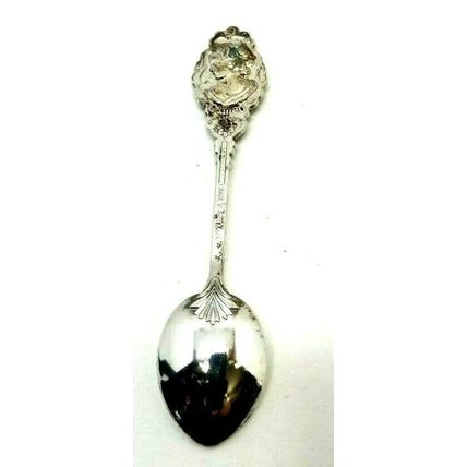 Surfing Pauanui N.Z. Souvenir Spoon New Zealand Cameo Silver Plated Vintage (E14