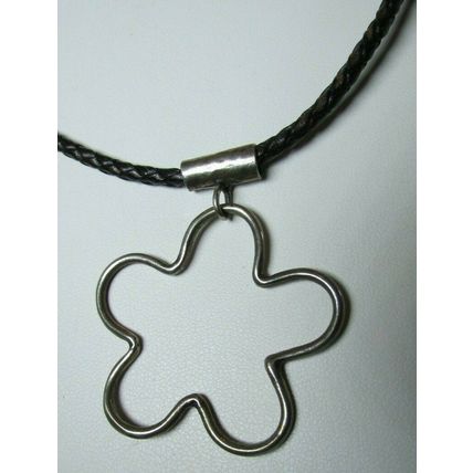 Retired SILPADA Sterling Silver Star Pendant & leather cord Necklace STUNNING