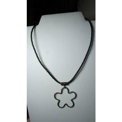 Retired SILPADA Sterling Silver Star Pendant & leather cord Necklace STUNNING