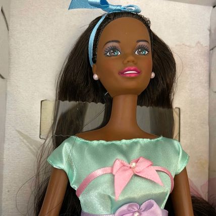 Mattel 1997 Avon Spring Tea Party Barbie African American Doll #18657