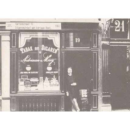 Hartenstraat 19 Tabak Shop Holland Sigarenwinkel Van Adrian Moorj Postcard