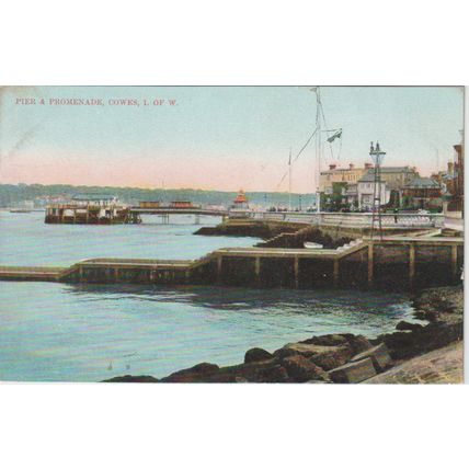 Pier & Promenade Cowes The Isle Of Wight Postcard (QIOW0192)