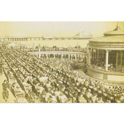 Postcard Crowd Bandstand & Pier Eastbourne Easter 1948 - Nostalgia