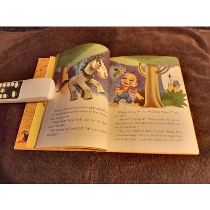 Little Golden Book Bil Baird's Whistling Wizard By Alan Stern (A) Edition 1952