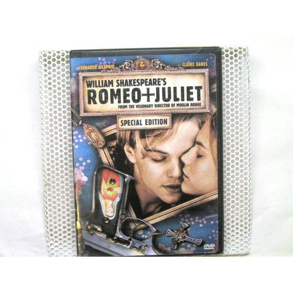 William Shakespeare's Romeo + Juliet Visionary Director Moulin Rogue [DVD]