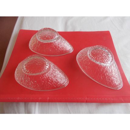 SERVING BOWLS/DISHES X 3 (25/01)