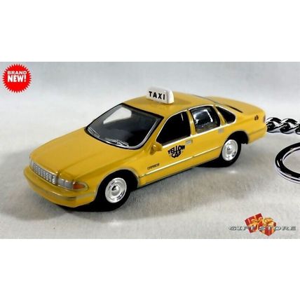 RARE KEYCHAIN TAXI CAB YELLOW CHEVY CAPRICE NEW YORK SOUVENIR GREAT GIFT