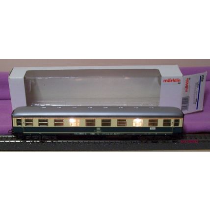Marklin 4051 H0 Express Passenger Car 1st Cl. Metal, Illuminated DB Lightly Used