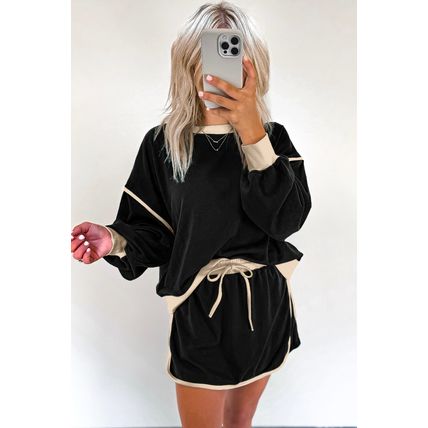 Black Color Contrast Loose Pullover and Lace-up Waist Skort Set