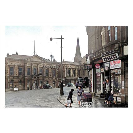 ptc5848 - Yorks - Batley Town Hall & Shops back in the c1940s - print 6x4