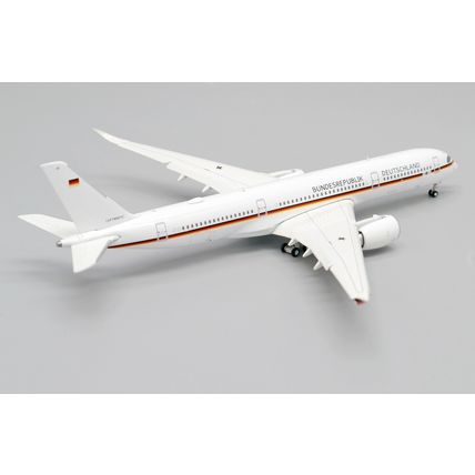 JC WINGS JCLH4246A 1/400 GERMAN AIR FORCE A350 REG: 10+01 FLAP DOWN W/ANTENNA