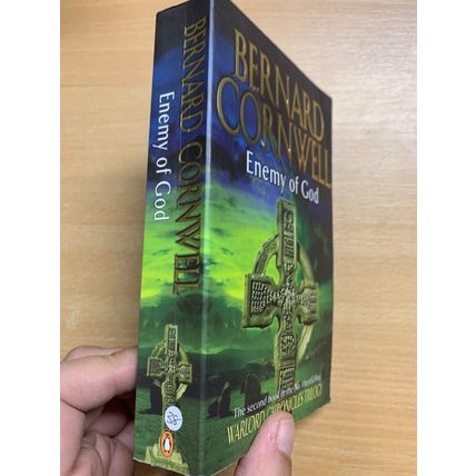 1997 BERNARD CORNWELL "ENEMY OF GOD" KING ARTHUR FICTION PAPERBACK BOOK (P3)