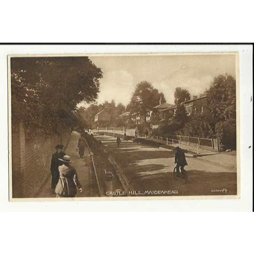Berkshire MAIDENHEAD Castle Hill Postcard by Valentine (82756)